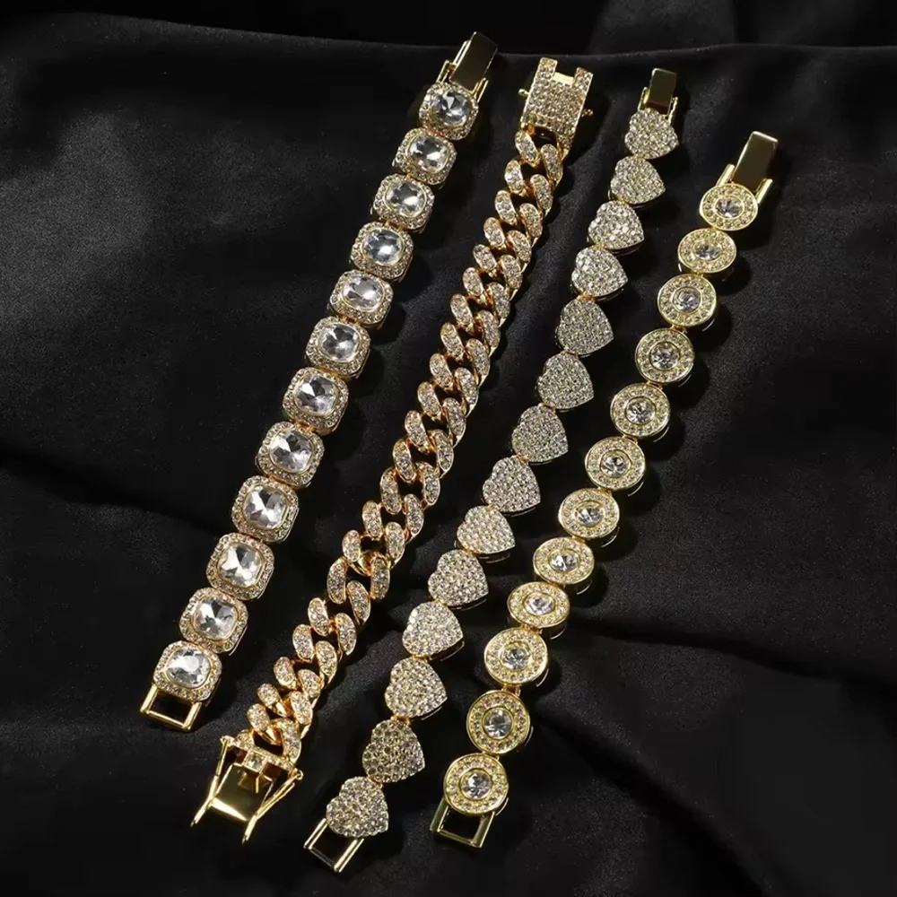 Gold Heart and Circle Bracelet Set